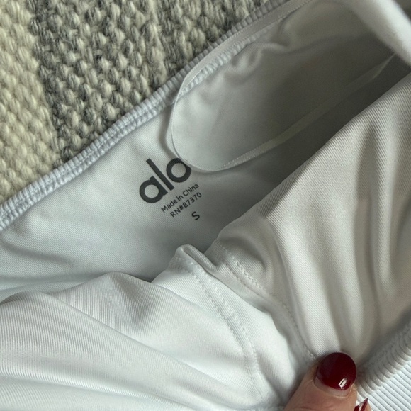 Alo Goddess Ribbed Crop Tank Top - Picture 5 of 6